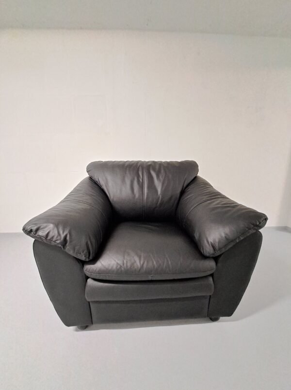 Black Leather Armchair - Svartur Leður Hægindastóll