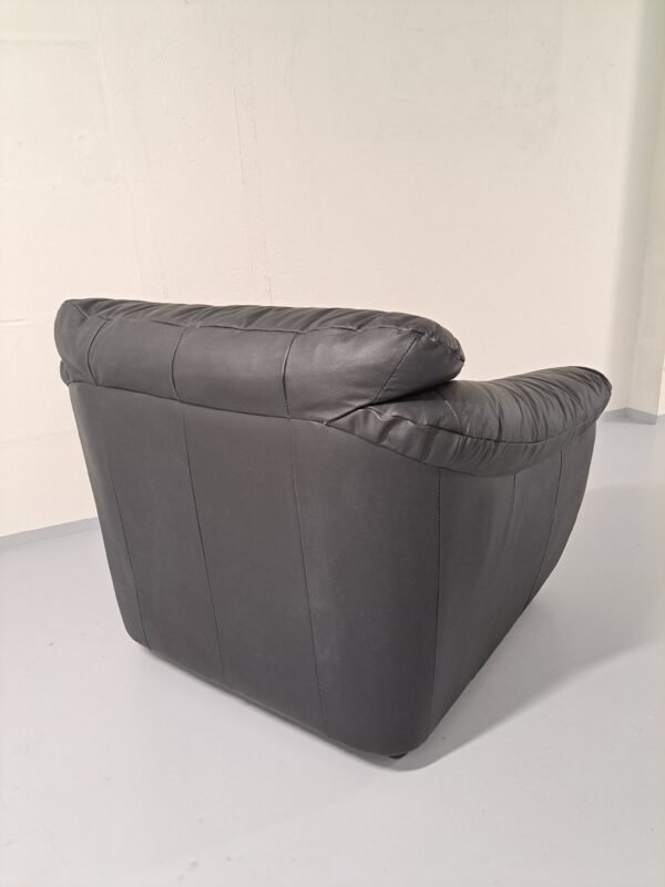 Black Leather Armchair - Svartur Leður Hægindastóll Back