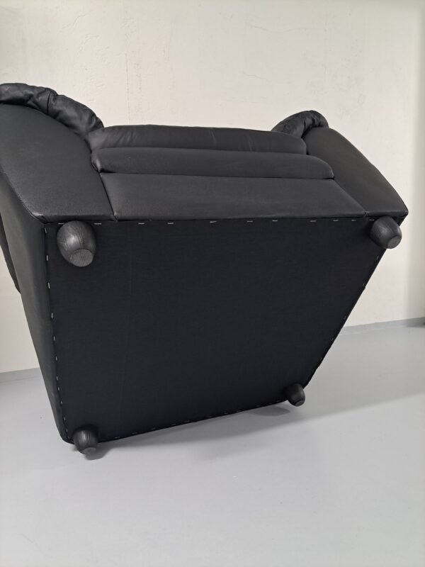 Black Leather Armchair - Svartur Leður Hægindastóll