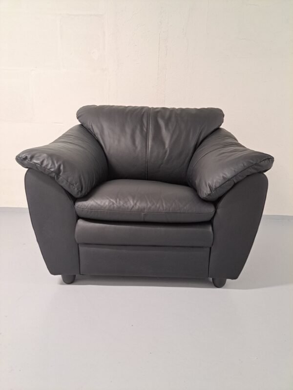 Black Leather Armchair - Svartur Leður Hægindastóll